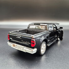 Load image into Gallery viewer, Explorafind 2019 Toyota Tundra Black 1:32 Die Cast Car
