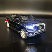 Load image into Gallery viewer, Explorafind 2019 Toyota Tundra Black 1:32 Die Cast Car
