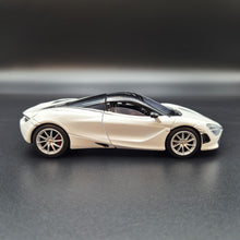 Load image into Gallery viewer, Explorafind 2023 McLaren 720S White 1:32 Die Cast Car
