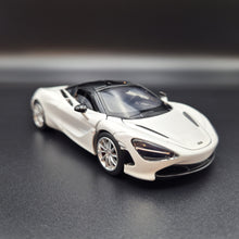 Load image into Gallery viewer, Explorafind 2023 McLaren 720S White 1:32 Die Cast Car
