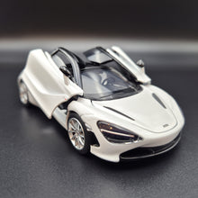 Load image into Gallery viewer, Explorafind 2023 McLaren 720S White 1:32 Die Cast Car
