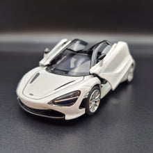 Load image into Gallery viewer, Explorafind 2023 McLaren 720S White 1:32 Die Cast Car
