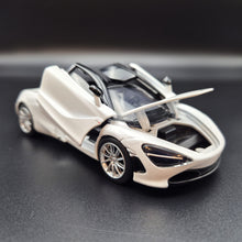 Load image into Gallery viewer, Explorafind 2023 McLaren 720S White 1:32 Die Cast Car
