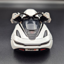 Load image into Gallery viewer, Explorafind 2023 McLaren 720S White 1:32 Die Cast Car
