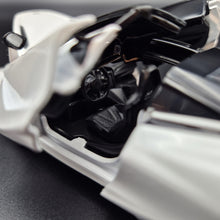 Load image into Gallery viewer, Explorafind 2023 McLaren 720S White 1:32 Die Cast Car
