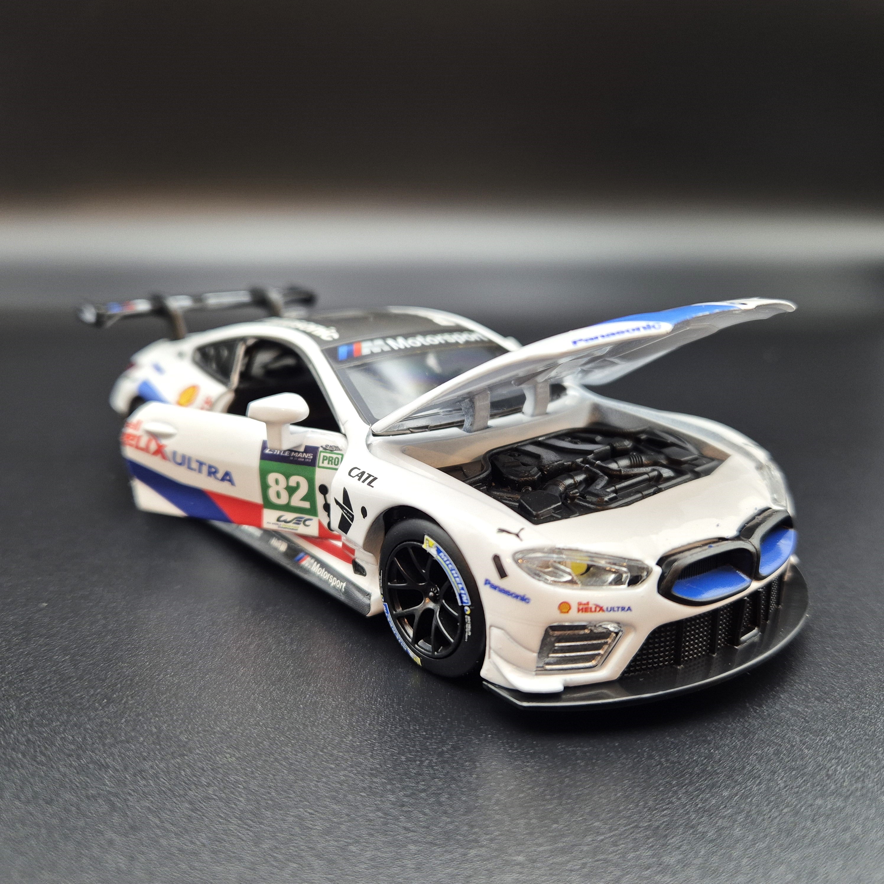Explorafind 2018 BMW M8 GTE #82 2018-19 FIA WEC Race Car White 1:32 Di