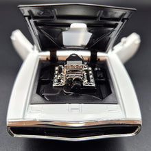 Load image into Gallery viewer, Explorafind 1969 Dodge Charger 500 White 1:32 Die Cast Car
