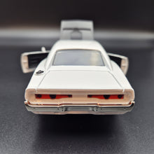 Load image into Gallery viewer, Explorafind 1969 Dodge Charger 500 White 1:32 Die Cast Car
