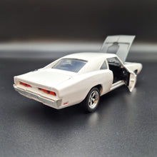 Load image into Gallery viewer, Explorafind 1969 Dodge Charger 500 White 1:32 Die Cast Car
