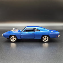 Load image into Gallery viewer, Explorafind 1969 Dodge Charger 500 Blue 1:32 Die Cast Car
