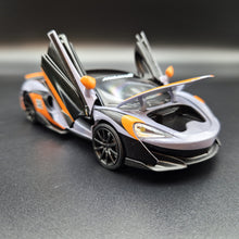 Load image into Gallery viewer, Explorafind 2022 McLaren 600LT Grey 1:32 Die Cast Car
