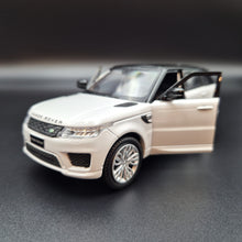 Load image into Gallery viewer, Explorafind 2022 Range Rover Sport White 1:32 Die Cast Car
