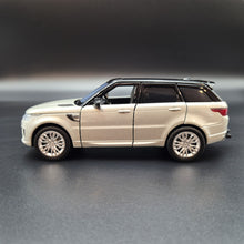 Load image into Gallery viewer, Explorafind 2022 Range Rover Sport Silver 1:32 Die Cast Car
