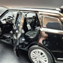 Load image into Gallery viewer, Explorafind 2022 Range Rover Sport Black 1:32 Die Cast Car
