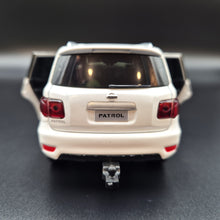 Load image into Gallery viewer, Explorafind 2023 Nissan Patrol Y62 White 1:32 Die Cast Car
