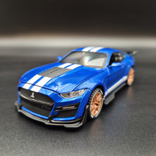 Load image into Gallery viewer, Explorafind 2022 Ford Mustang Shelby GT500 Blue 1:32 Die Cast Car
