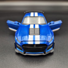 Load image into Gallery viewer, Explorafind 2022 Ford Mustang Shelby GT500 Blue 1:32 Die Cast Car
