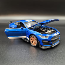 Load image into Gallery viewer, Explorafind 2022 Ford Mustang Shelby GT500 Blue 1:32 Die Cast Car
