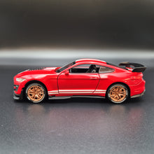 Load image into Gallery viewer, Explorafind 2022 Ford Mustang Shelby GT500 Red 1:32 Die Cast Car
