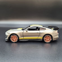 Load image into Gallery viewer, Explorafind 2022 Ford Mustang Shelby GT500 Grey 1:32 Die Cast Car
