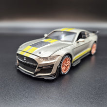 Load image into Gallery viewer, Explorafind 2022 Ford Mustang Shelby GT500 Grey 1:32 Die Cast Car
