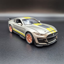 Load image into Gallery viewer, Explorafind 2022 Ford Mustang Shelby GT500 Grey 1:32 Die Cast Car
