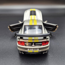 Load image into Gallery viewer, Explorafind 2022 Ford Mustang Shelby GT500 Grey 1:32 Die Cast Car
