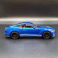 Load image into Gallery viewer, Explorafind 2020 Ford Mustang Shelby GT350 Blue 1:32 Die Cast Car
