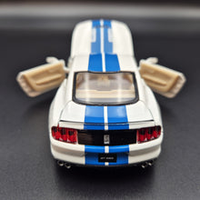 Load image into Gallery viewer, Explorafind 2020 Ford Mustang Shelby GT350 White 1:32 Die Cast Car
