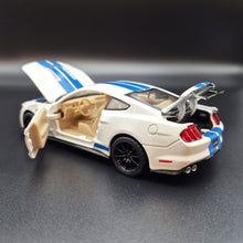 Load image into Gallery viewer, Explorafind 2020 Ford Mustang Shelby GT350 White 1:32 Die Cast Car
