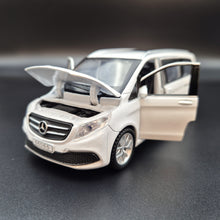 Load image into Gallery viewer, Explorafind 2021 Mercedes-Benz V-Class V260 White 1:36 Die Cast Van
