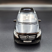 Load image into Gallery viewer, Explorafind 2021 Mercedes-Benz V-Class V260 Black 1:36 Die Cast Van
