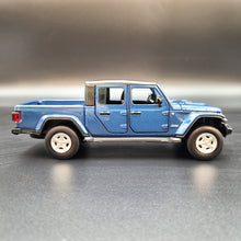 Load image into Gallery viewer, Explorafind 2022 Jeep Gladiator Rubicon Blue 1:32 Die Cast Car
