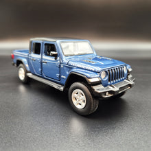 Load image into Gallery viewer, Explorafind 2022 Jeep Gladiator Rubicon Blue 1:32 Die Cast Car
