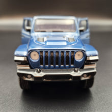 Load image into Gallery viewer, Explorafind 2022 Jeep Gladiator Rubicon Blue 1:32 Die Cast Car
