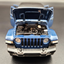 Load image into Gallery viewer, Explorafind 2022 Jeep Gladiator Rubicon Blue 1:32 Die Cast Car
