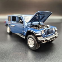 Load image into Gallery viewer, Explorafind 2022 Jeep Gladiator Rubicon Blue 1:32 Die Cast Car
