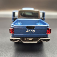 Load image into Gallery viewer, Explorafind 2022 Jeep Gladiator Rubicon Blue 1:32 Die Cast Car
