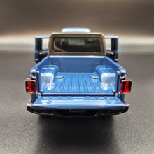 Load image into Gallery viewer, Explorafind 2022 Jeep Gladiator Rubicon Blue 1:32 Die Cast Car
