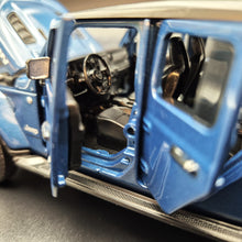 Load image into Gallery viewer, Explorafind 2022 Jeep Gladiator Rubicon Blue 1:32 Die Cast Car
