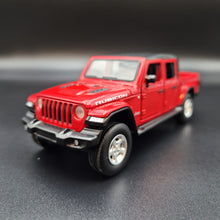 Load image into Gallery viewer, Explorafind 2022 Jeep Gladiator Rubicon Red 1:32 Die Cast Car
