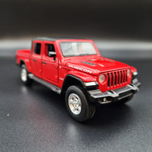 Load image into Gallery viewer, Explorafind 2022 Jeep Gladiator Rubicon Red 1:32 Die Cast Car
