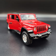 Load image into Gallery viewer, Explorafind 2022 Jeep Gladiator Rubicon Red 1:32 Die Cast Car
