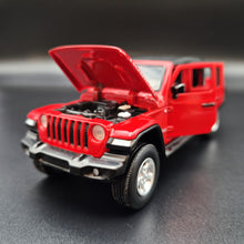 Load image into Gallery viewer, Explorafind 2022 Jeep Gladiator Rubicon Red 1:32 Die Cast Car
