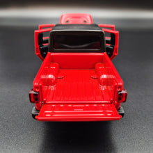 Load image into Gallery viewer, Explorafind 2022 Jeep Gladiator Rubicon Red 1:32 Die Cast Car
