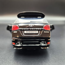 Load image into Gallery viewer, Explorafind 2021 Toyota Land Cruiser Black 1:32 Die Cast Car
