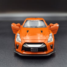 Load image into Gallery viewer, Explorafind 2020 Nissan GT-R R-35 Orange 1:32 Die Cast Car
