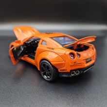 Load image into Gallery viewer, Explorafind 2020 Nissan GT-R R-35 Orange 1:32 Die Cast Car
