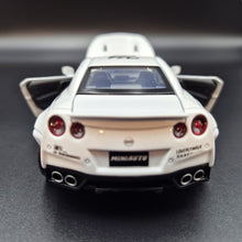 Load image into Gallery viewer, Explorafind 2020 Nissan GT-R R-35 White 1:32 Die Cast Car
