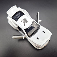 Load image into Gallery viewer, Explorafind 2020 Nissan GT-R R-35 White 1:32 Die Cast Car
